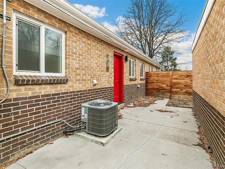 878 Glencoe St — Photo 18