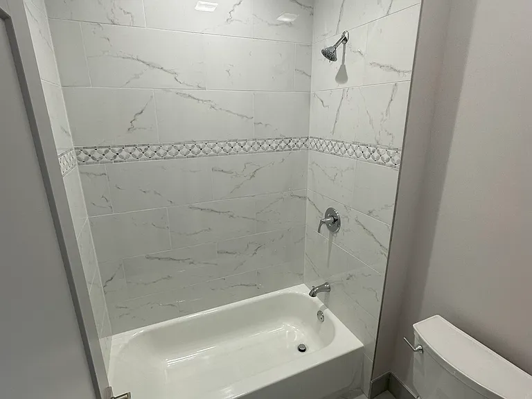 1719 N 18th Ave #201 — Photo 8