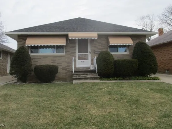 5251 E 102nd St, Garfield Heights, OH 44125