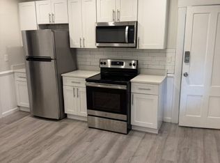 18 Lancaster St APT 2R, Worcester, MA 01609