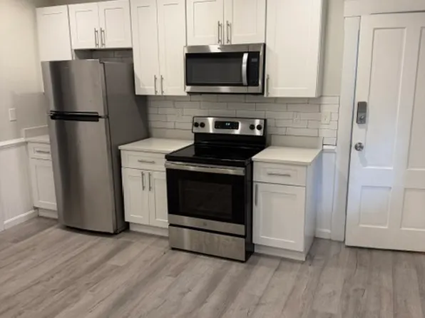18 Lancaster St APT 2R, Worcester, MA 01609