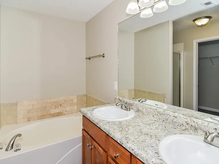 1449 Westview Dr — Photo 13