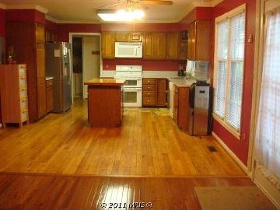 4th image of 9803 Woodfahl Ct