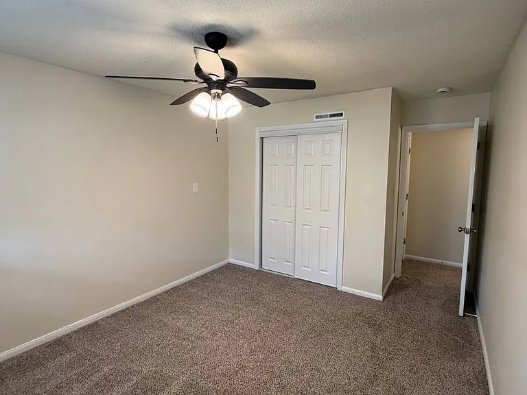 529_Brown _Cir _Dr — Photo 8