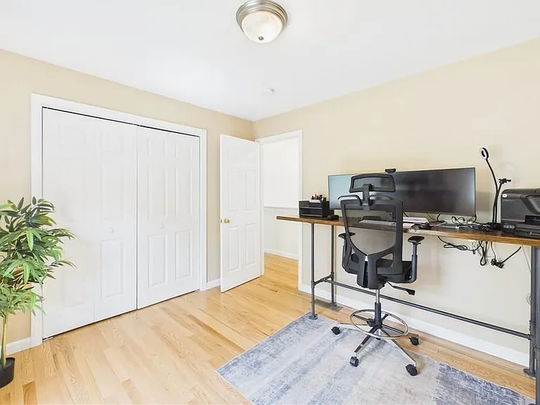 23 Beechwood Hollow St — Photo 31