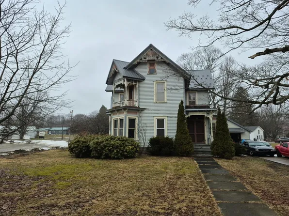 5 Race St, Sugar Grove, PA 16350