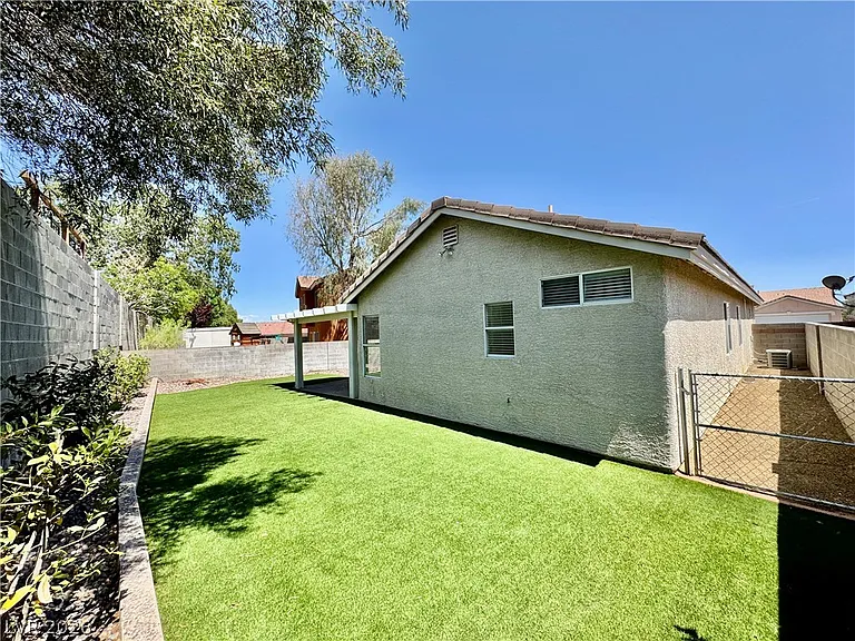 1437 Waterton Dr — Photo 24