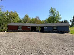 11040 Ridge Rd, Girard, PA 16417