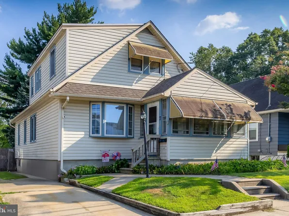 7 E Haines Ave, Barrington, NJ 08007