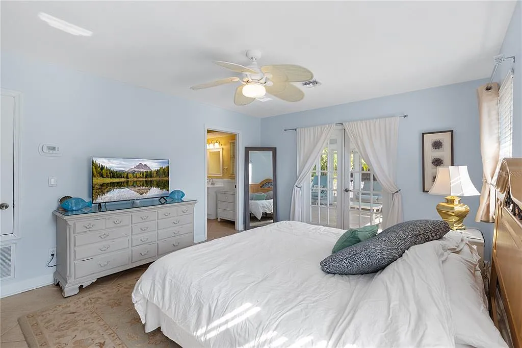 3 bed, 2.5 bath, 2196 sqft, $4,500 — Photo 3