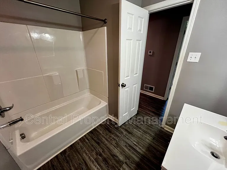 104 Madison Cir — Photo 24