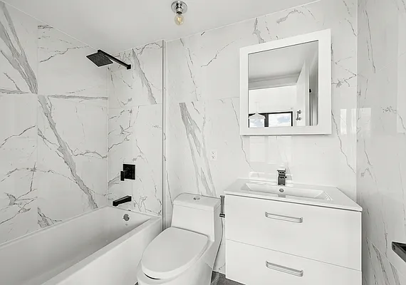 Bathroom, photo 1