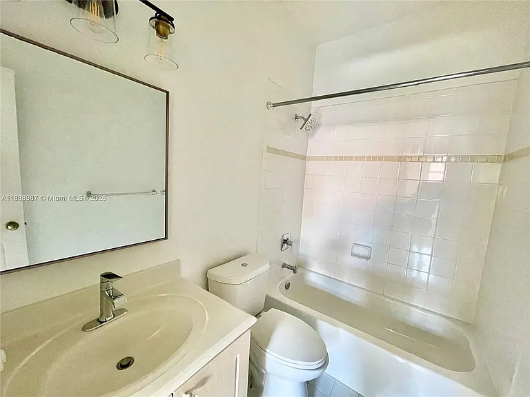 3503 Merrick Ln — Photo 6