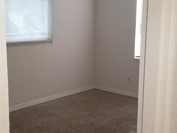 3rd image of 4339 Neptune Dr SE