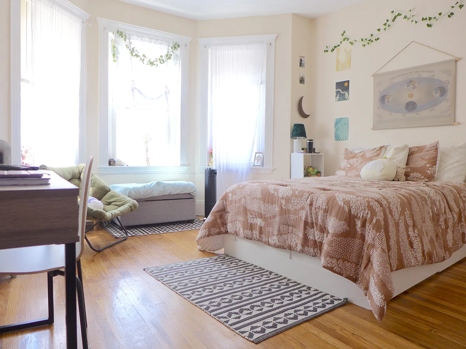 3 bed, 9999 sqft, $3,400 — Photo 2