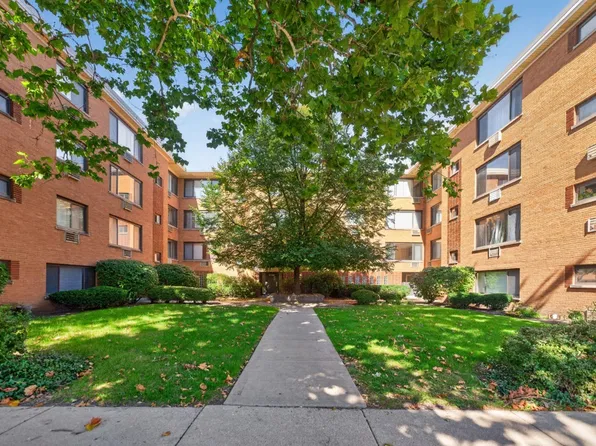2710 W Lunt Ave APT 107, Chicago, IL 60645