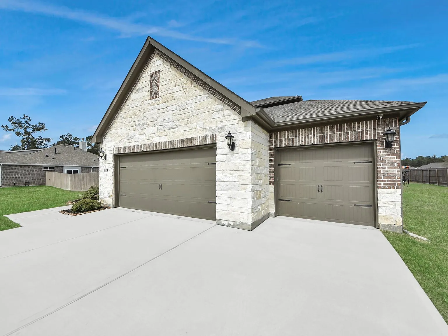 5 bed, 4.5 bath, 3248 sqft, $3,400 — Photo 4