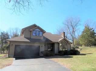 4 Village Dr, East Lyme, CT 06333