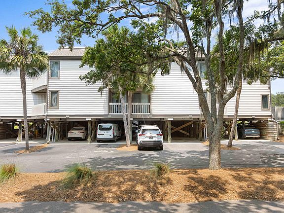 4th image of 1604 Live Oak Park