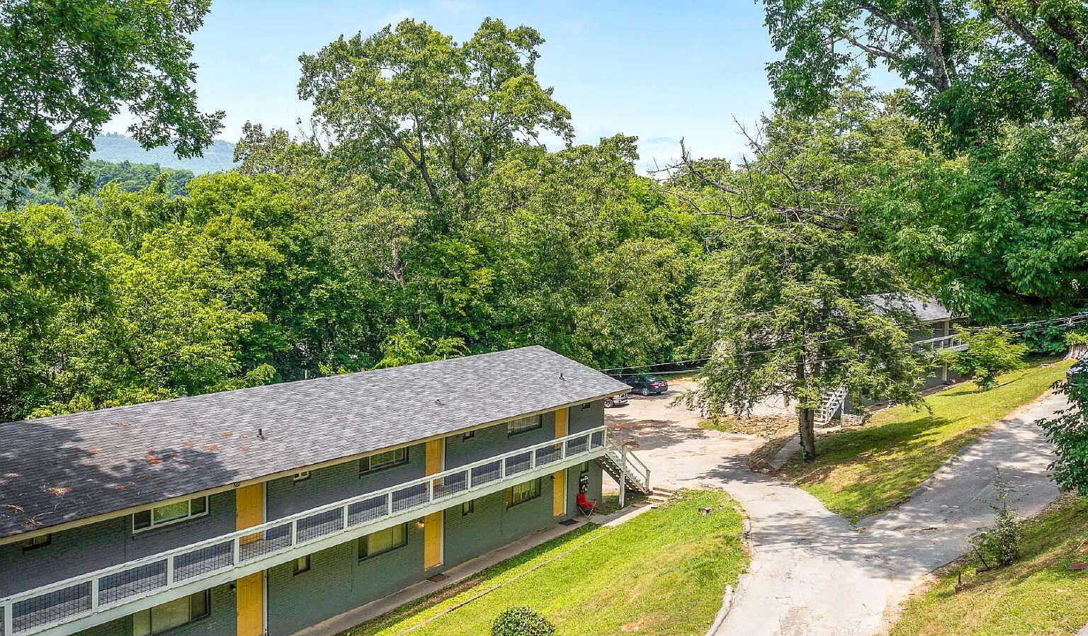 1 bed, 1.0 bath, 576 sqft, $800 — Photo 2