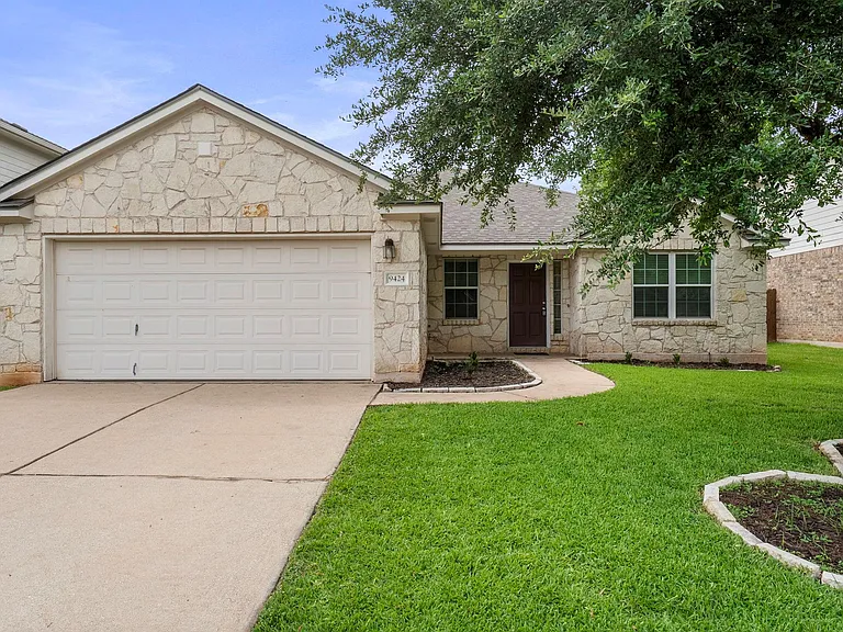 9424 Castle Pines Dr — Photo 3