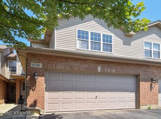 616 Daisy Ln, Roselle, IL