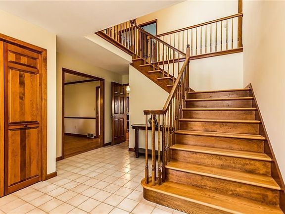 3rd image of 4893 Bentbrook Dr