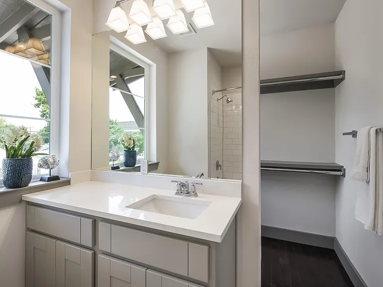 803 E Park Ave #104 — Photo 19