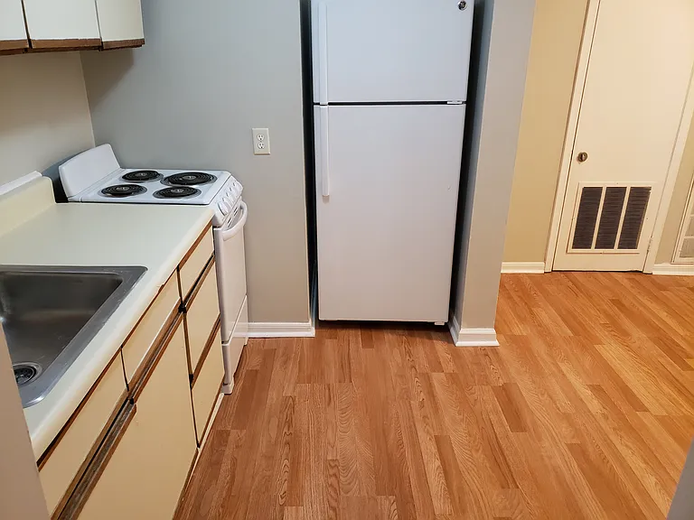 2740 Miles Cir #D — Photo 21