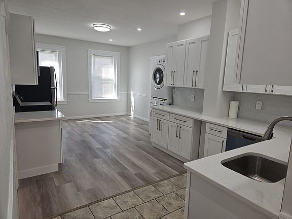 4th image of 30 Thorne St #1