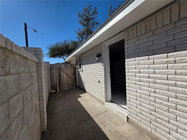700 Sandpiper Ave — Photo 22