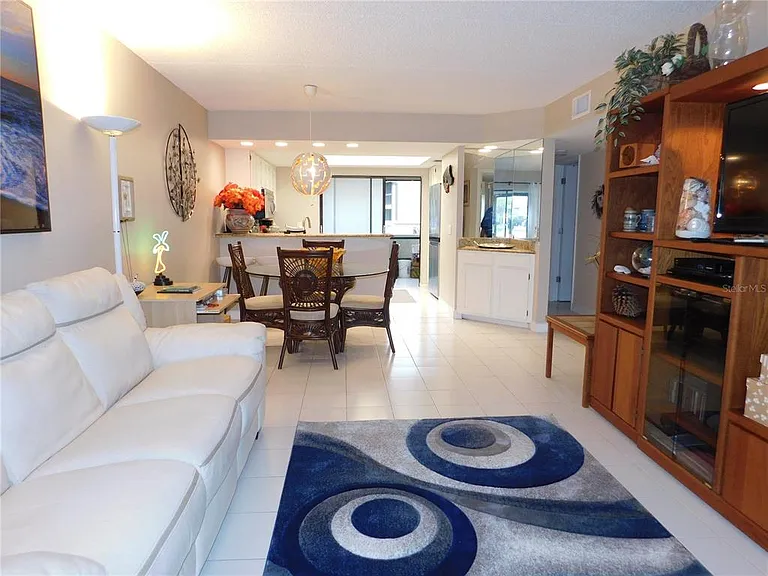 207 Woodlake Wynde #207 — Photo 14