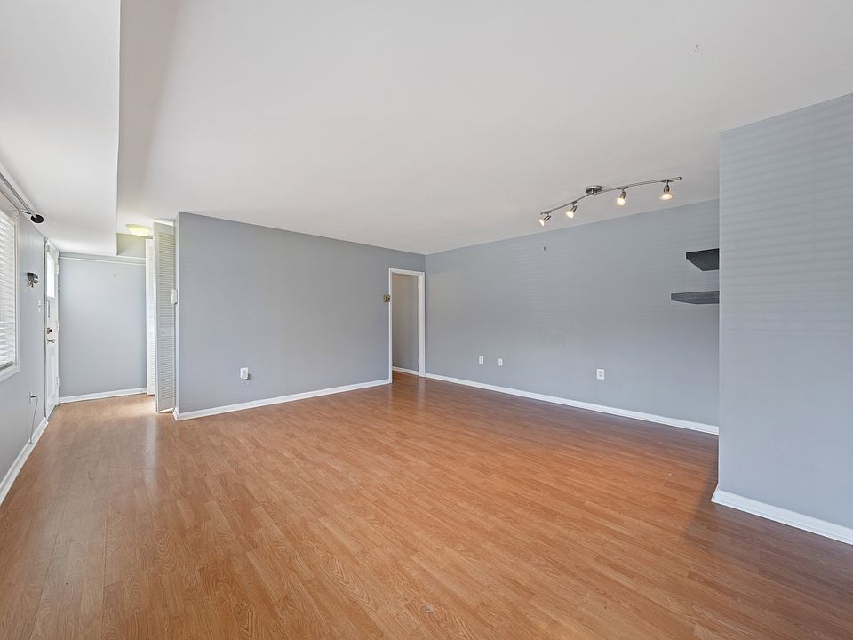 1st image of 10620 Weymouth St APT 1