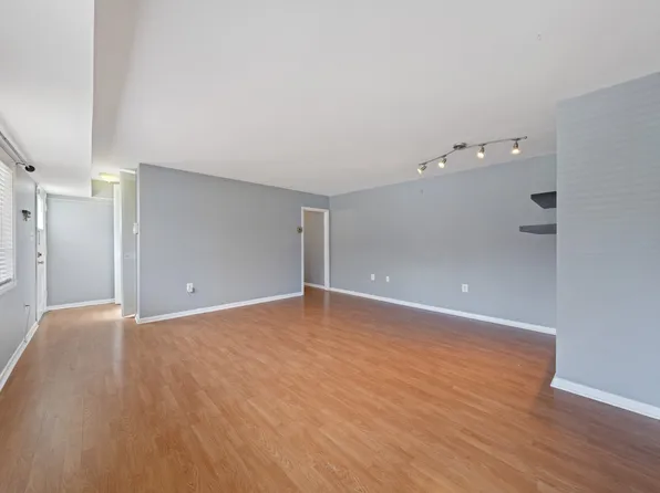 10620 Weymouth St APT 1, Bethesda, MD 20814