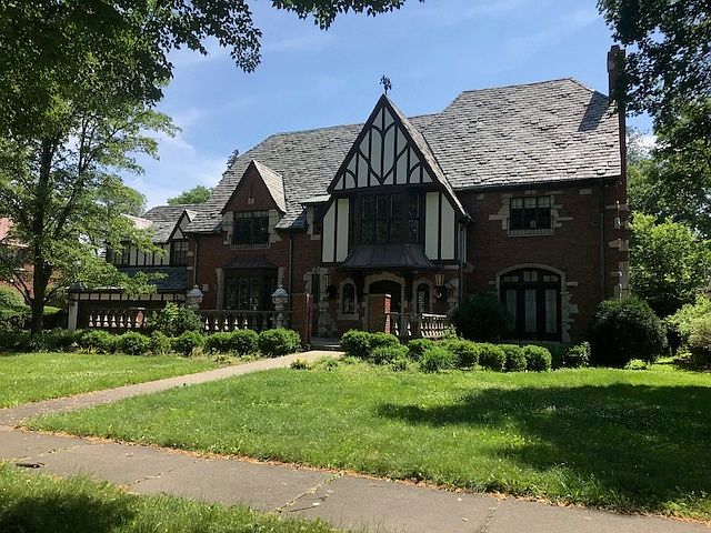 2nd image of 1123 Franklin Ave