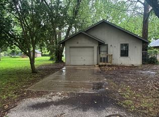 3126 W Lombard St, Springfield, MO 65802