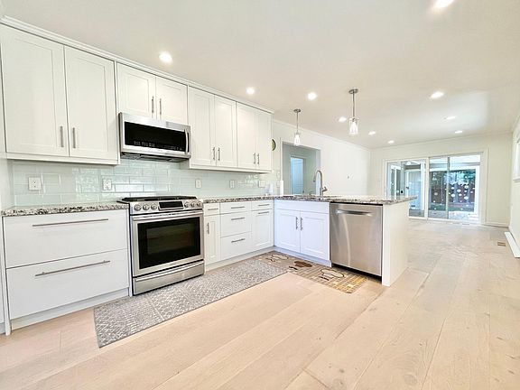 5th image of 3024 Brittan Ave