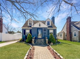 672 Themar Ct, Baldwin, NY 11510