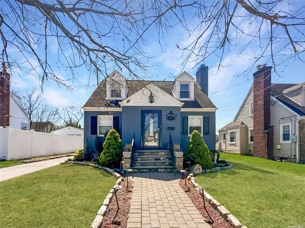 672 Themar Court, Baldwin, NY 11510