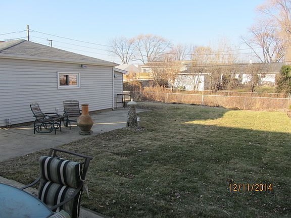 4th image of 458 E Altgeld Ave
