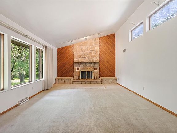 3rd image of 400 Marine St
