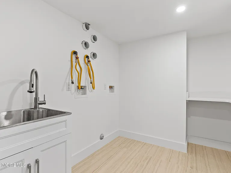 150 Ampere Ave — Photo 51