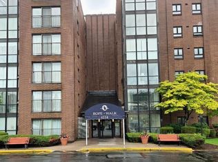4234 N Main St APT 606, Fall River, MA 02720