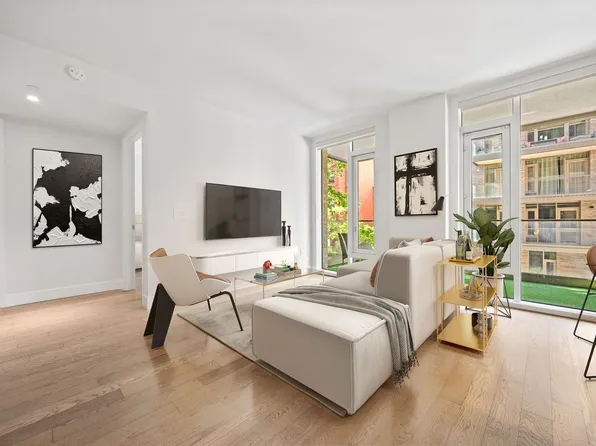 505 West 43rd Street image 5 of 30