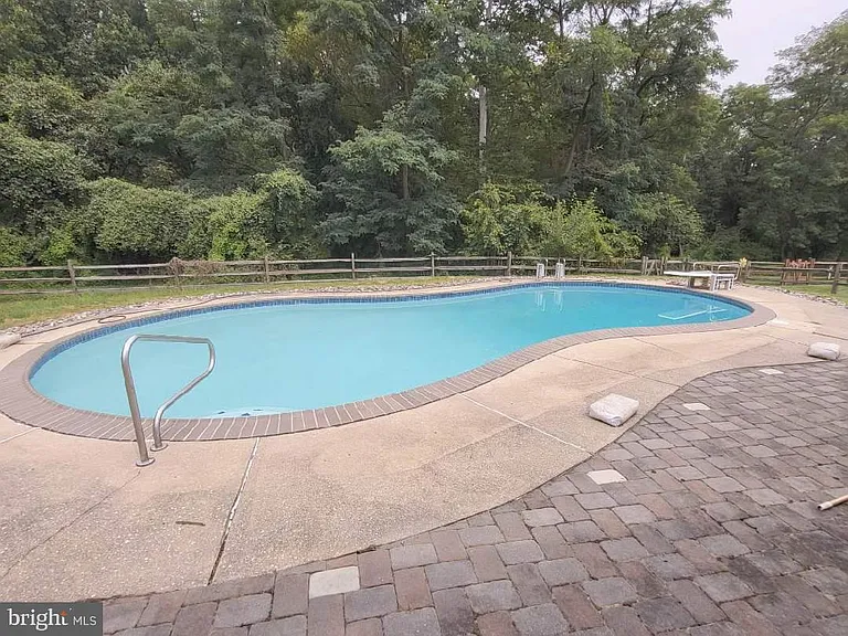 212 Fairhill Dr — Photo 28