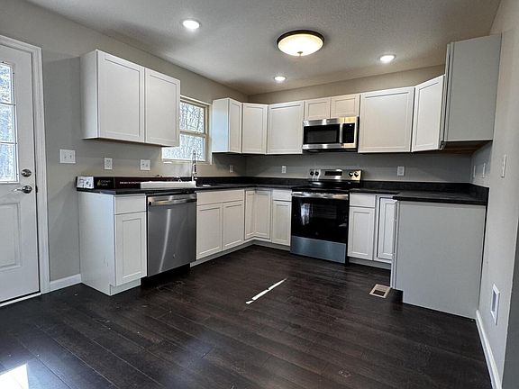 5th image of 129 E Wadsworth Cir