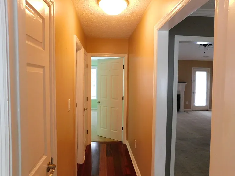302 Jacqueline Dr — Photo 8