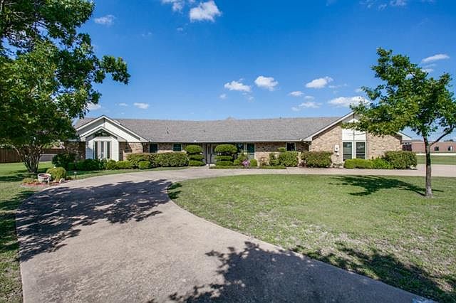 1st image of 205 Breezy Hill Ln
