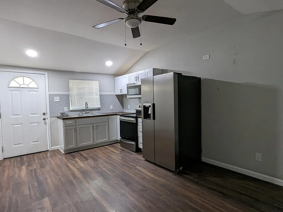 303 Princeton Ave #4