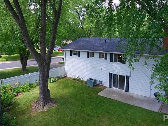 3rd image of 12155 N Whispering Woods Dr